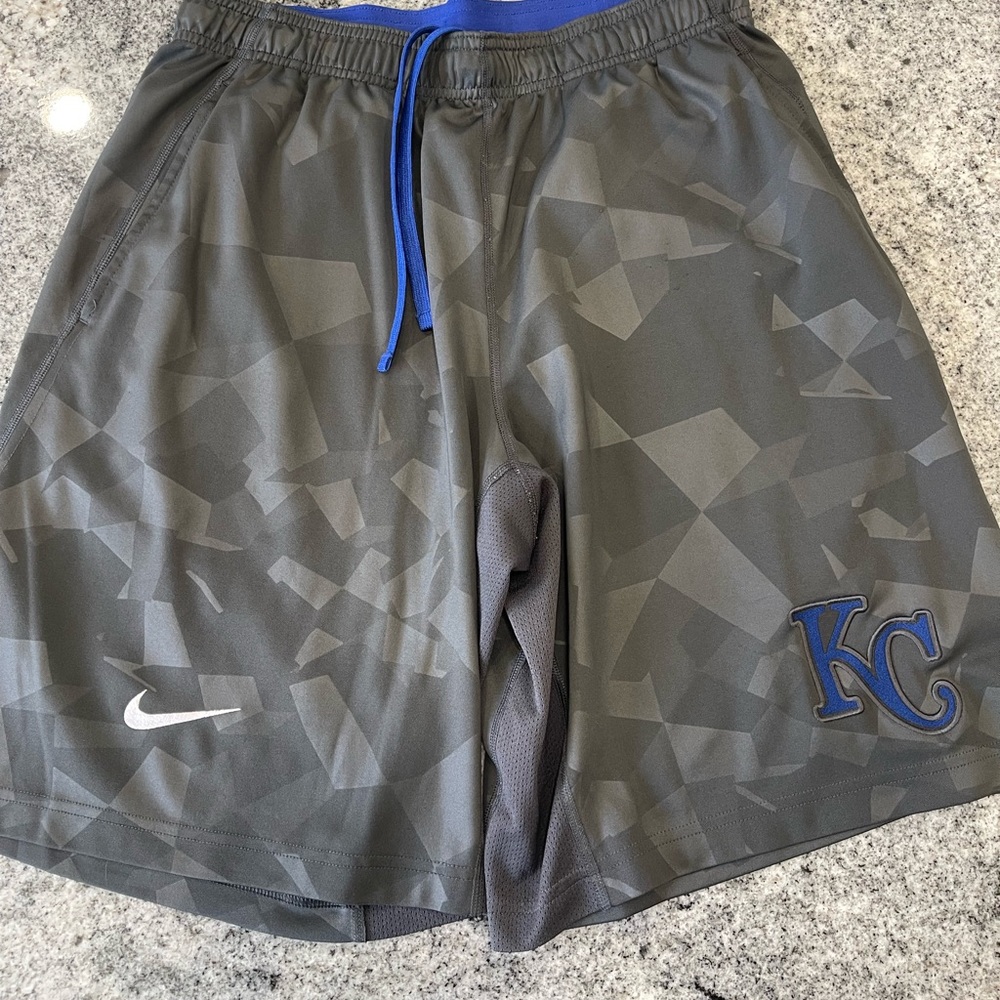 Nike Kansas City Royals Shorts Men’s Medium